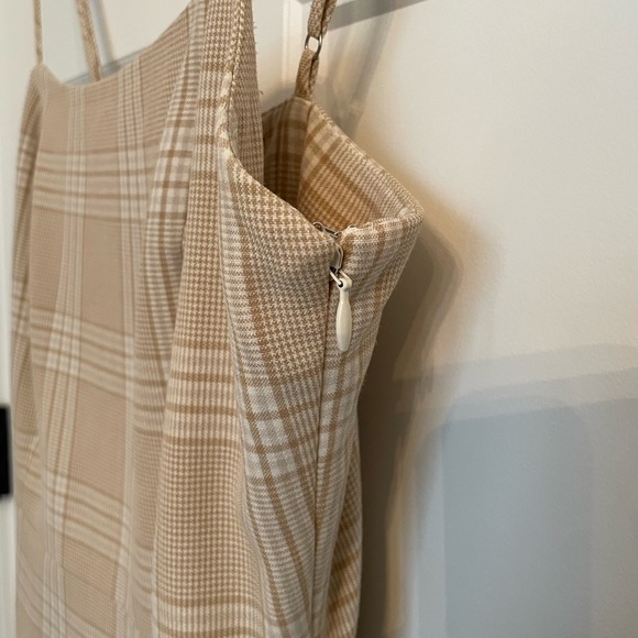 Aritzia Wilfred Isabelle Tan Dress, Size 4 - Picture 5 of 6